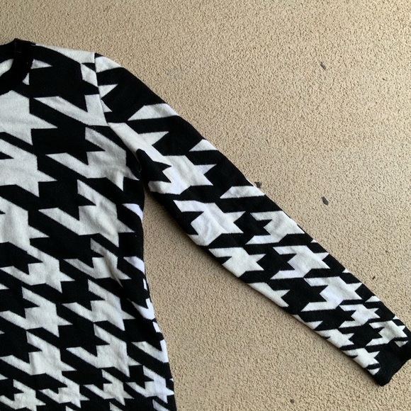 ESCADA Houndstooth Knit Pullover Women’s Sweater Size Medium - Picture 5 of 16